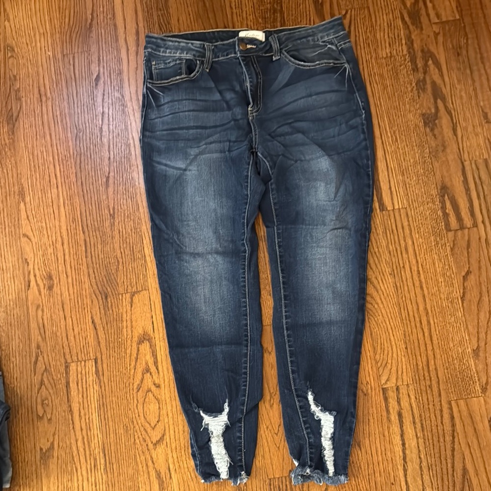 Distressed Blue Skinny Jeans with Tapered Leg
